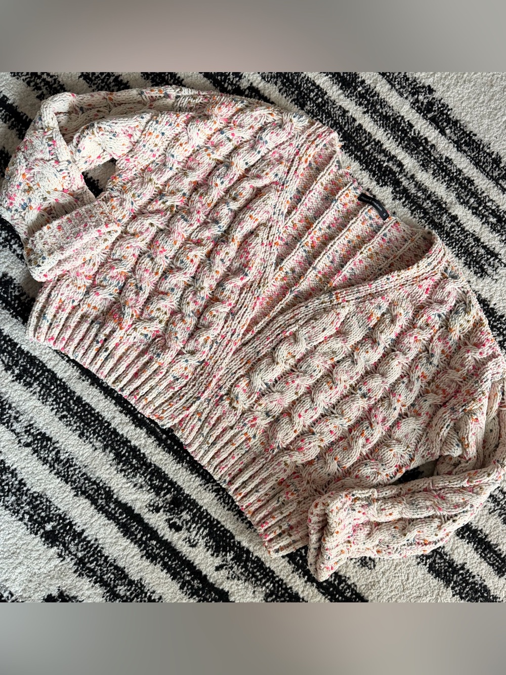 Moon & Madison Speckled Cable Knit V Sweater Cardigan